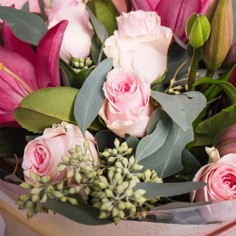 Lily-and-Rose-Bouquet-TH1_800x