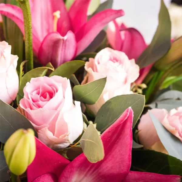 Lily-and-Rose-Bouquet-TH3_800x