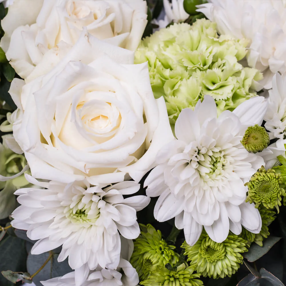 White-and-Green-Wreath-th2_1000x