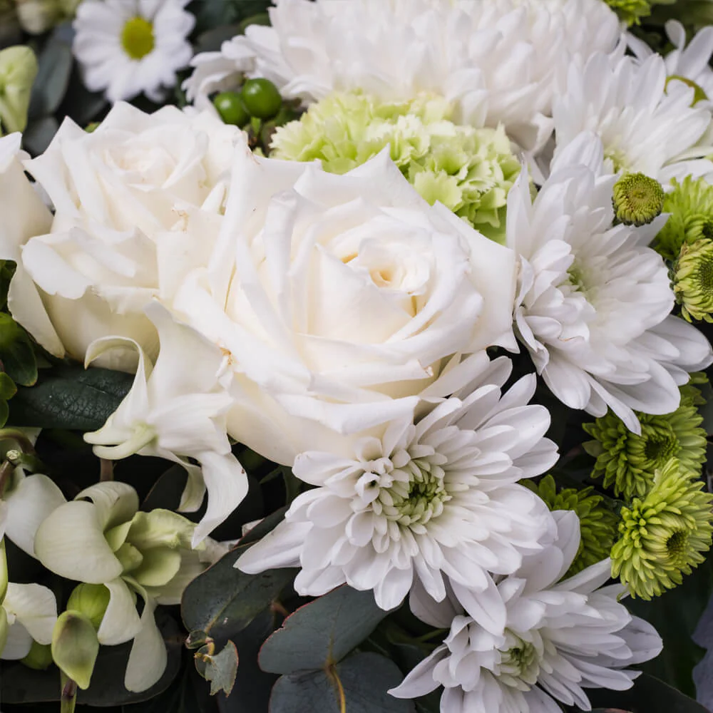 White-and-Green-Wreath-th3_1000x