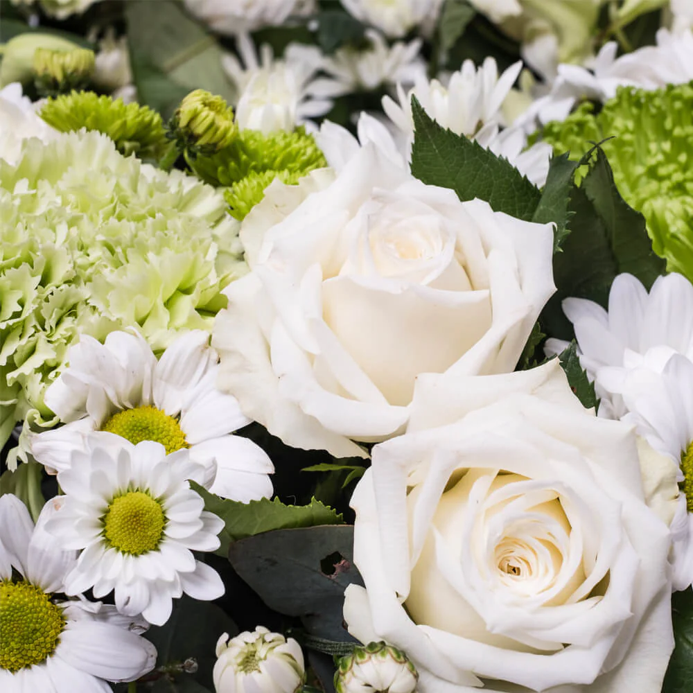 White-and-Green-Wreath-th4_1000x