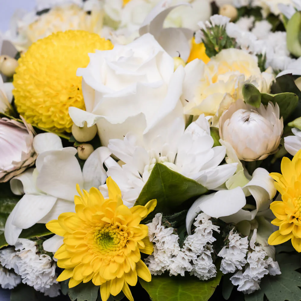 White-and-Yellow-Wreath-Main-th2_1000x